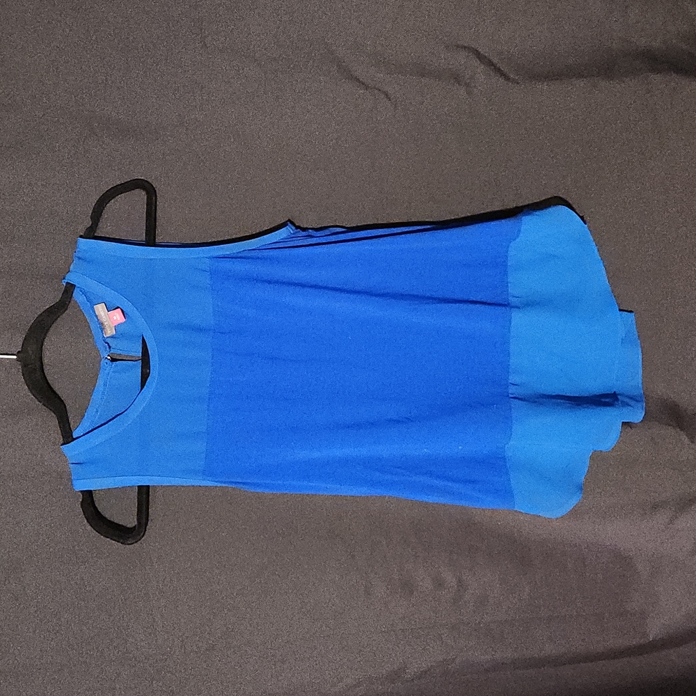 Vince Camuto blue sleeveless blouse, M
